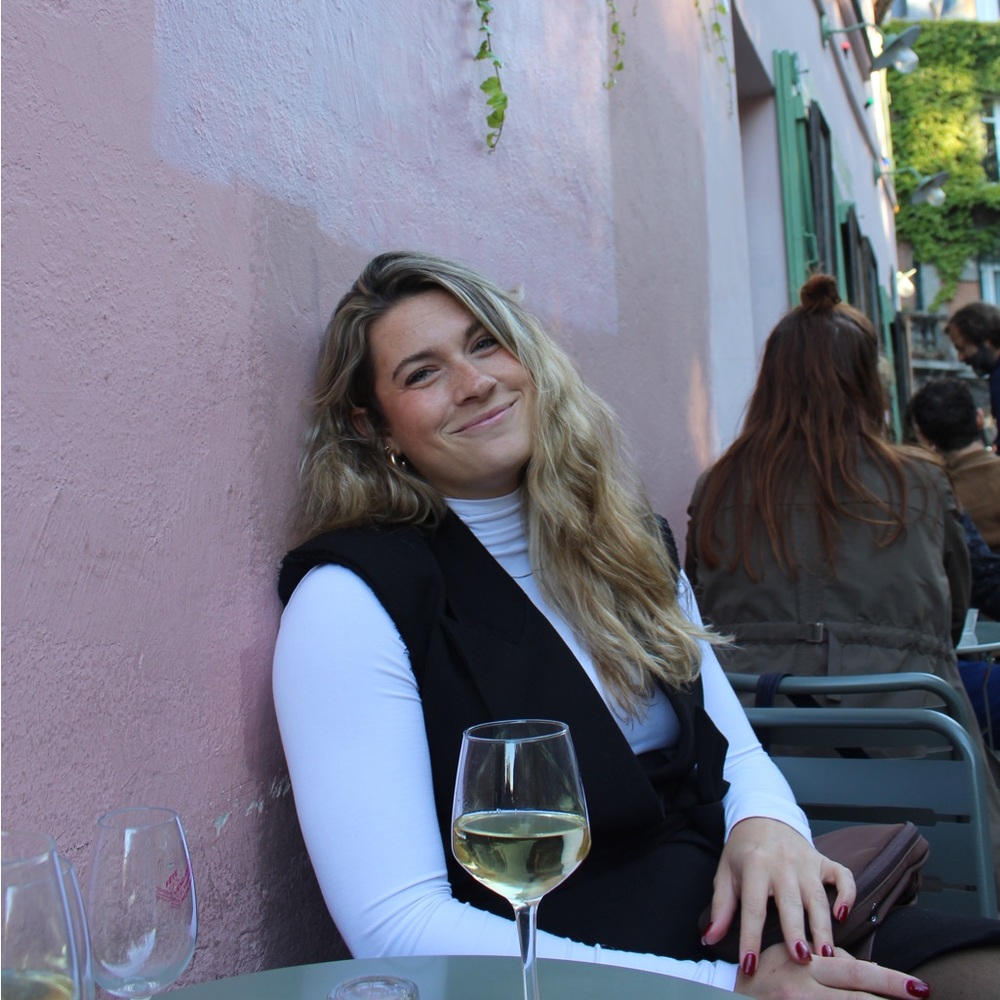 Meet your Posher, Elise